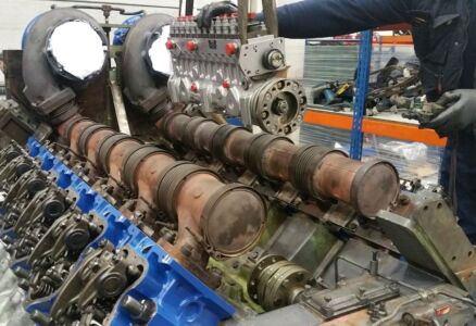 Overhaul de 2x motores diésel marinos DEUTZ TBD620V12