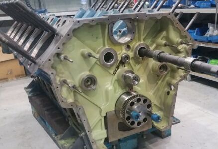 Overhaul de 2x motores diésel marinos DEUTZ TBD620V12